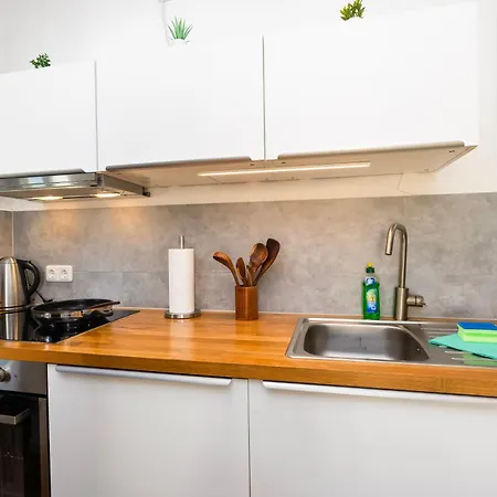 70 Qm Wohlfühlperle - Ruhig Und Trotzdem Schnell Im Zentrum - Großer Balkon *