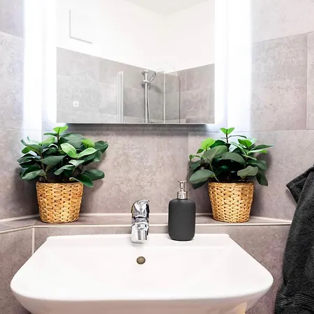 70 Qm Wohlfuehlperle - Ruhig Und Trotzdem Schnell Im Zentrum - Grosser Balkon Appartement Dresde