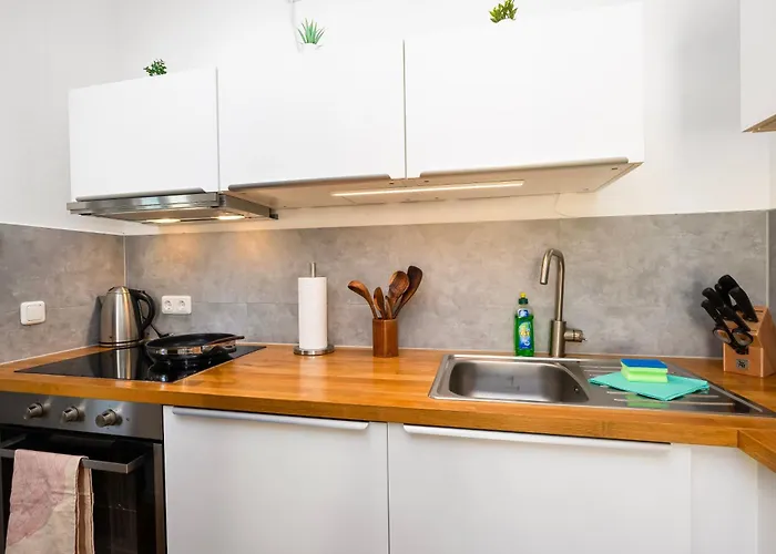 70 Qm Wohlfühlperle - Ruhig Und Trotzdem Schnell Im Zentrum - Großer Balkon *